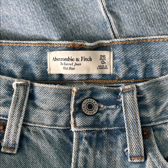 Mid Rise Barrel Jean - Picture 2 of 4